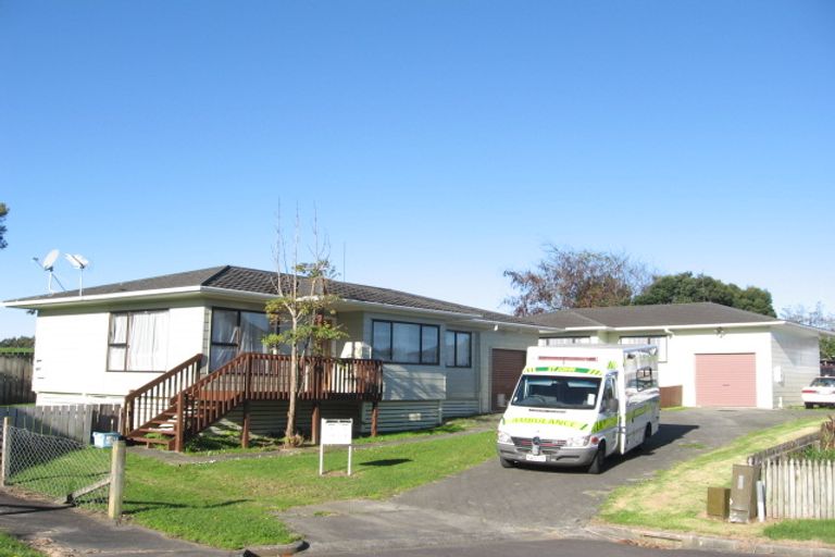 Photo of property in 14 Celmisia Place, Weymouth, Auckland, 2103
