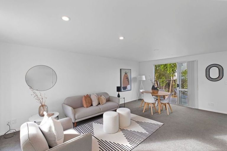 Photo of property in 45 Albionvale Road, Glen Eden, Auckland, 0602