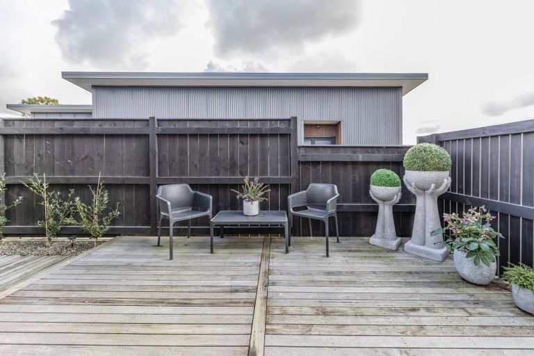 Photo of property in 35 Ashford Avenue, Hokowhitu, Palmerston North, 4410