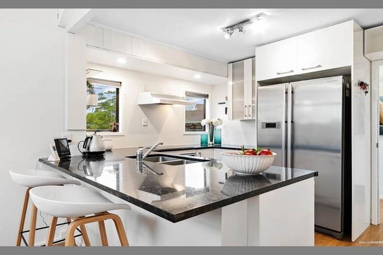 Photo of property in 1/30 Curacao Place, Half Moon Bay, Auckland, 2012