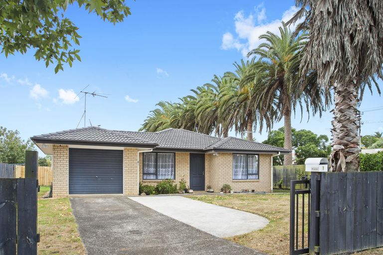 Photo of property in 1 Ranch Place, Pukekohe, 2120