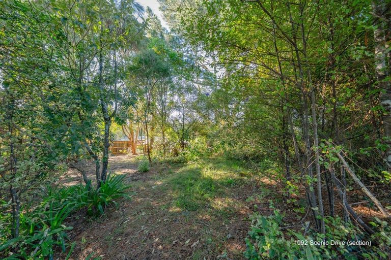 Photo of property in 1090 Scenic Drive North, Swanson, Auckland, 0816