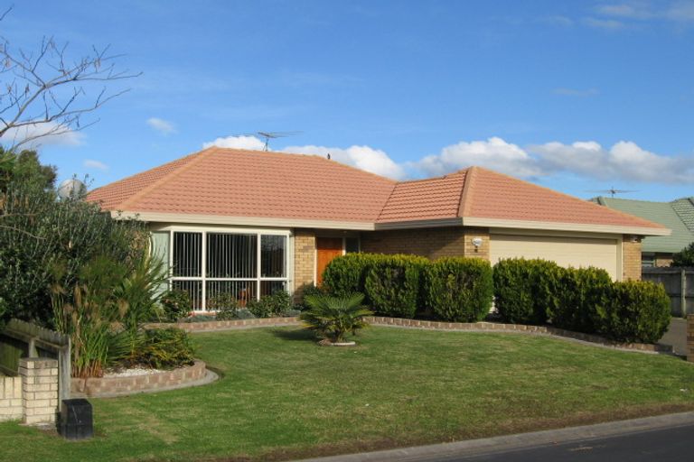 Photo of property in 11 Judd Place, Orewa, 0931