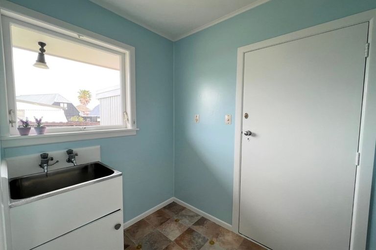 Photo of property in 1/2a Jennifer Place, Papatoetoe, Auckland, 2025