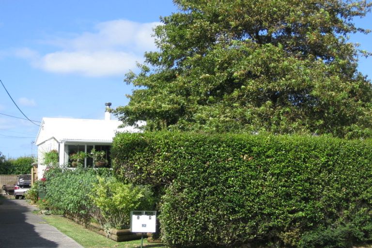 Photo of property in 2/12 Drome View Place, Beach Haven, Auckland, 0626