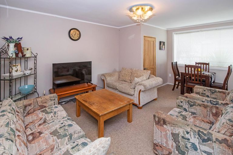 Photo of property in 28 Mack Place, Red Hill, Papakura, 2110
