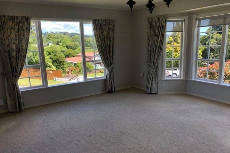 Photo of property in 17 Radiata Grove, Brown Owl, Upper Hutt, 5018