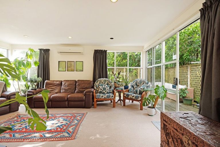 Photo of property in 16 Plymouth Street, Karori, Wellington, 6012