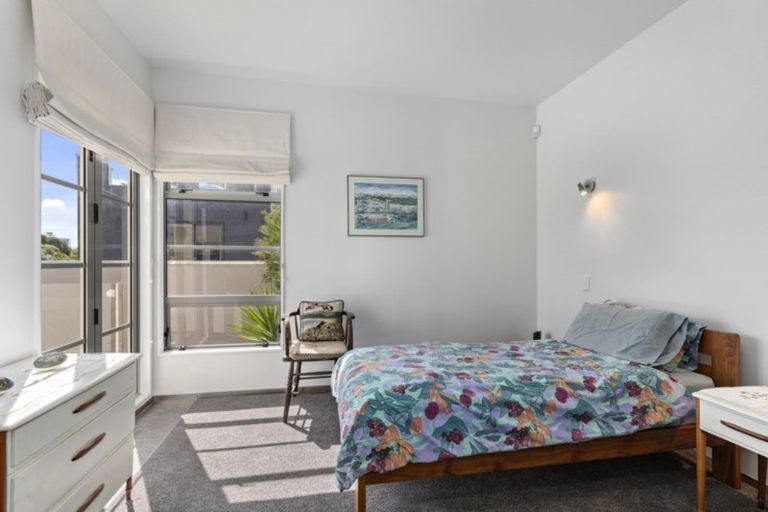 Photo of property in 205 Muritai Road, Eastbourne, Lower Hutt, 5013