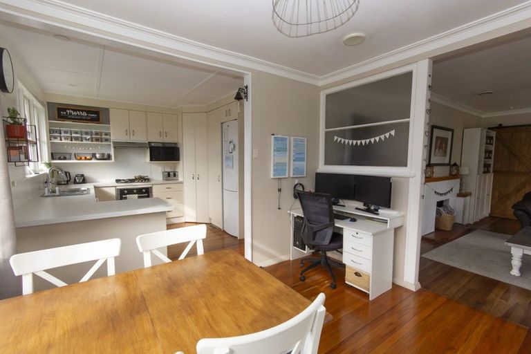 Photo of property in 61 Terou Street, Manaia, 4612