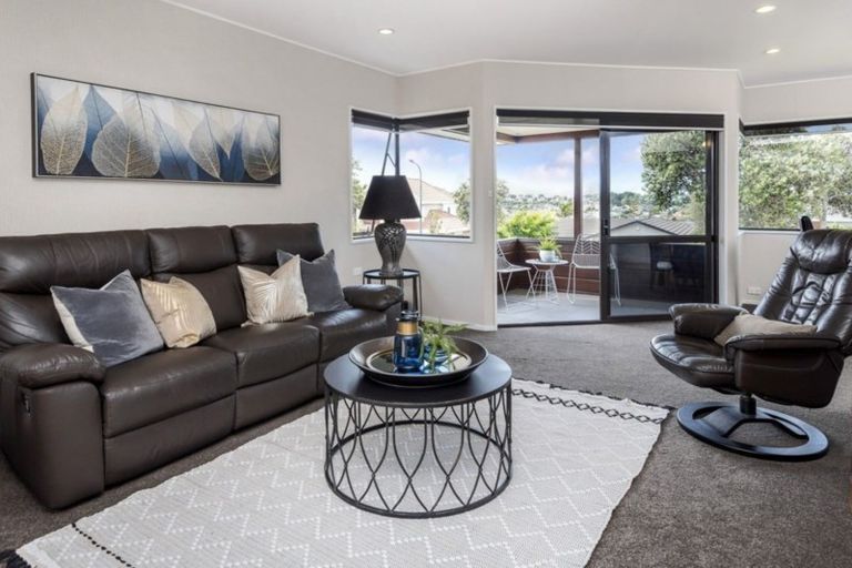 Photo of property in 47 Simmental Crescent, Somerville, Auckland, 2014