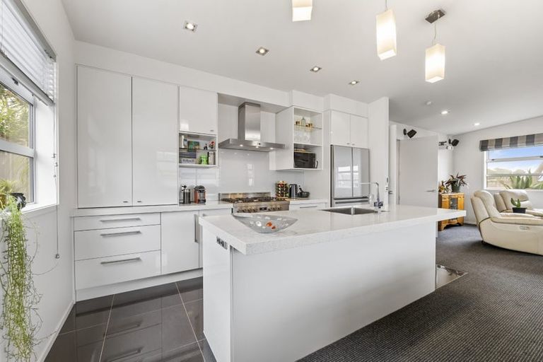 Photo of property in 9b Chilman Street, Strandon, New Plymouth, 4312