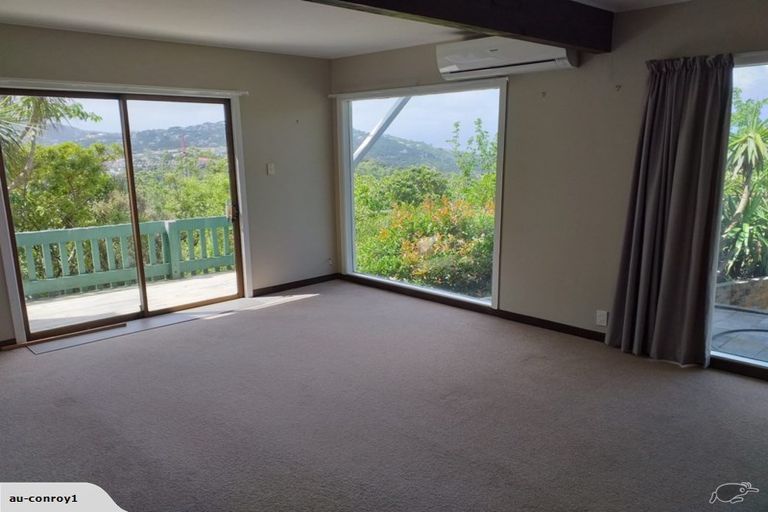 Photo of property in 26-26a Chartwell Drive, Crofton Downs, Wellington, 6035