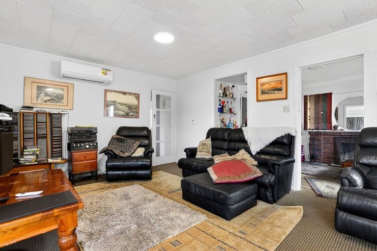 Photo of property in 1/50 Masterton Road, Rothesay Bay, Auckland, 0630