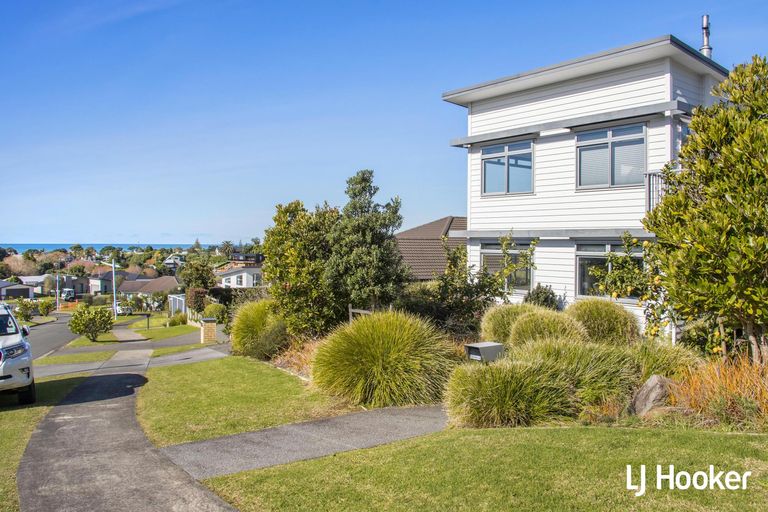 Photo of property in 9 Tohora View, Waihi Beach, 3611