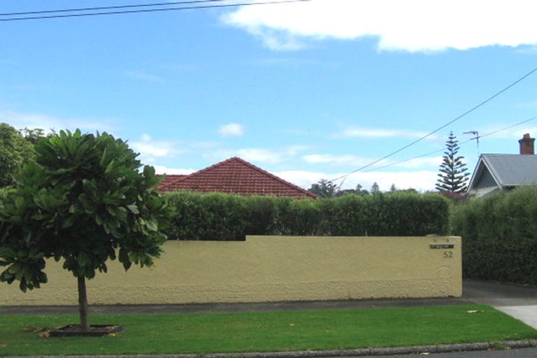 Photo of property in 52a Symonds Street, Onehunga, Auckland, 1061