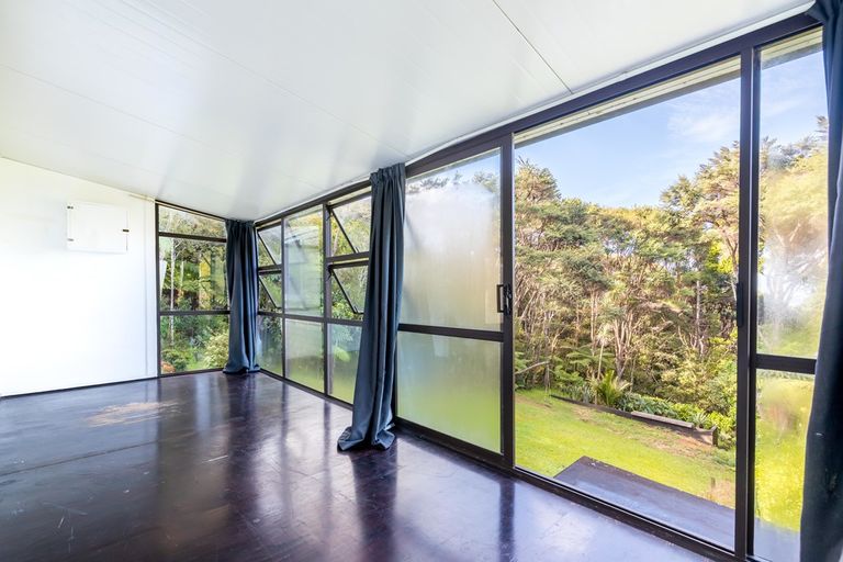Photo of property in 73 Takahe Road, Titirangi, Auckland, 0604