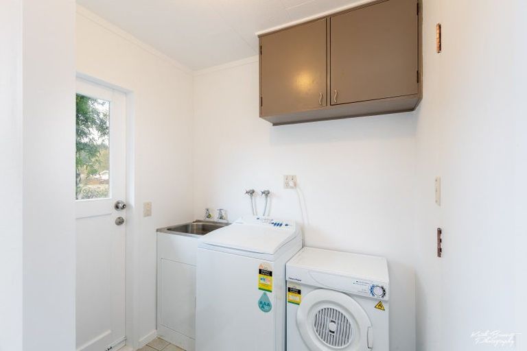 Photo of property in 43 Blueberry Grove, Timberlea, Upper Hutt, 5018