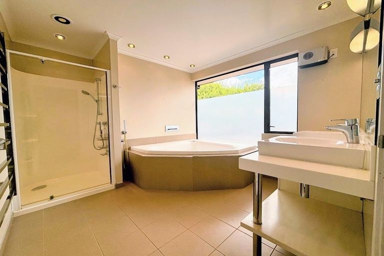 Photo of property in 119 Helenslee Road, Pokeno, 2472