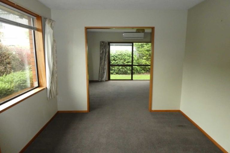 Photo of property in 2/32 Hanrahan Street, Upper Riccarton, Christchurch, 8041