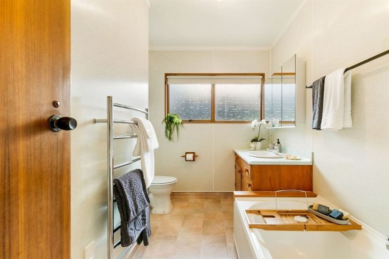 Photo of property in 24 Realm Place, Massey, Auckland, 0614