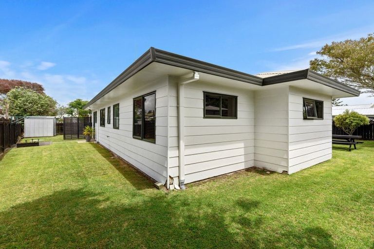 Photo of property in 225 Gravatt Road, Papamoa Beach, Papamoa, 3118