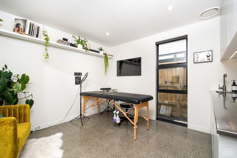 Photo of property in 2 Makete Crescent, Hobsonville, Auckland, 0618