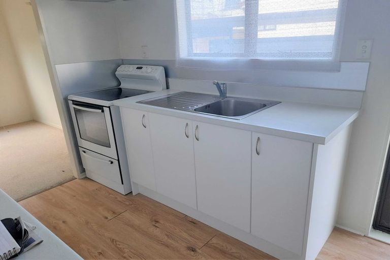 Photo of property in 1/29 De Quincey Terrace, Highland Park, Auckland, 2010