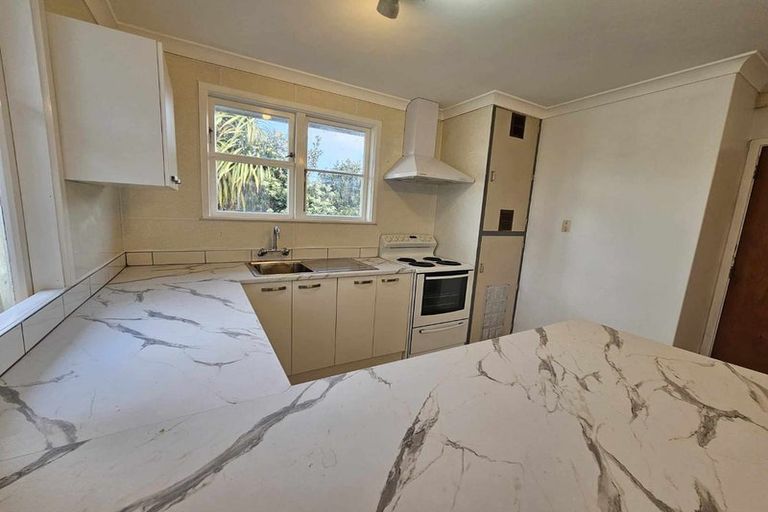 Photo of property in 18 Ashton Terrace, Castlecliff, Whanganui, 4501