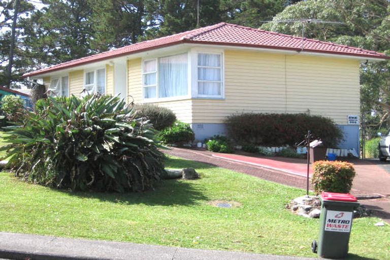 Photo of property in 7 Thornlow Street, Glendene, Auckland, 0602