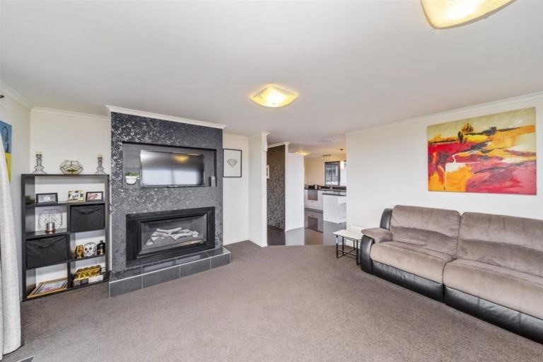 Photo of property in 5 Reremoana Close, Hawera, 4610