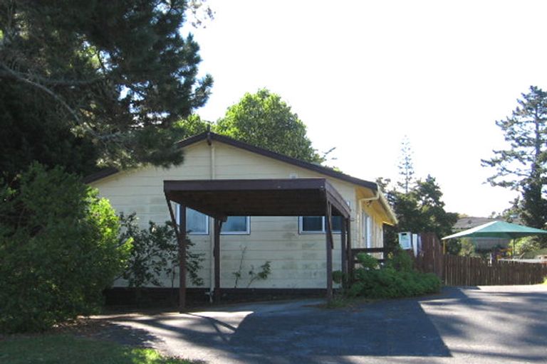 Photo of property in 2/25 Edgware Road, West Harbour, Auckland, 0618