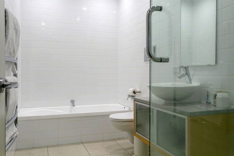 Photo of property in 11/2 Lowell Place, Waipahihi, Taupo, 3330