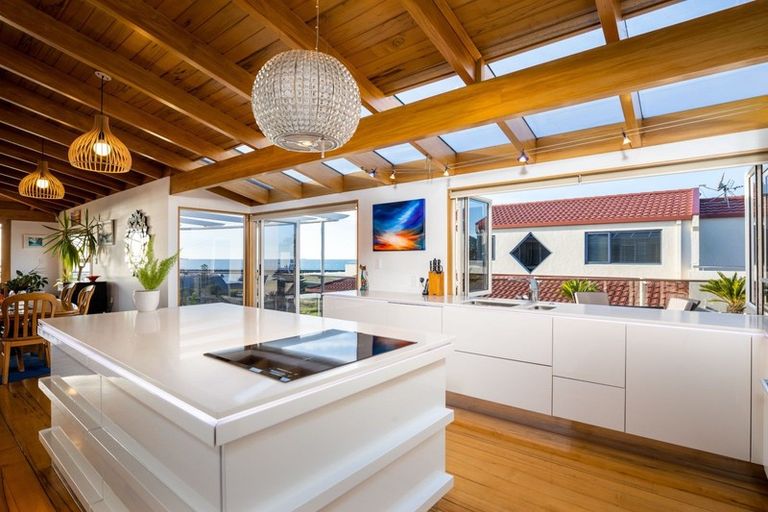 Photo of property in 50 Whiteley Street, Moturoa, New Plymouth, 4310