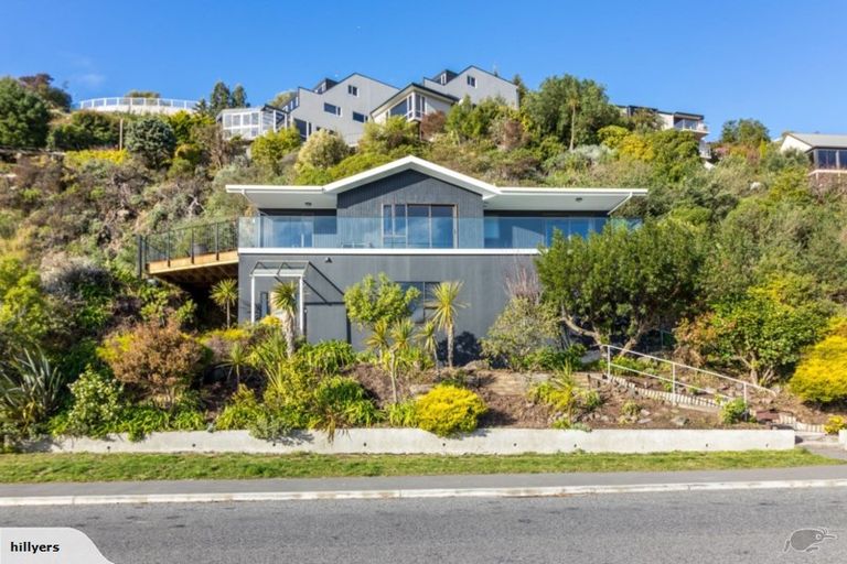 Photo of property in 122 Mccormacks Bay Road, Redcliffs, Christchurch, 8081
