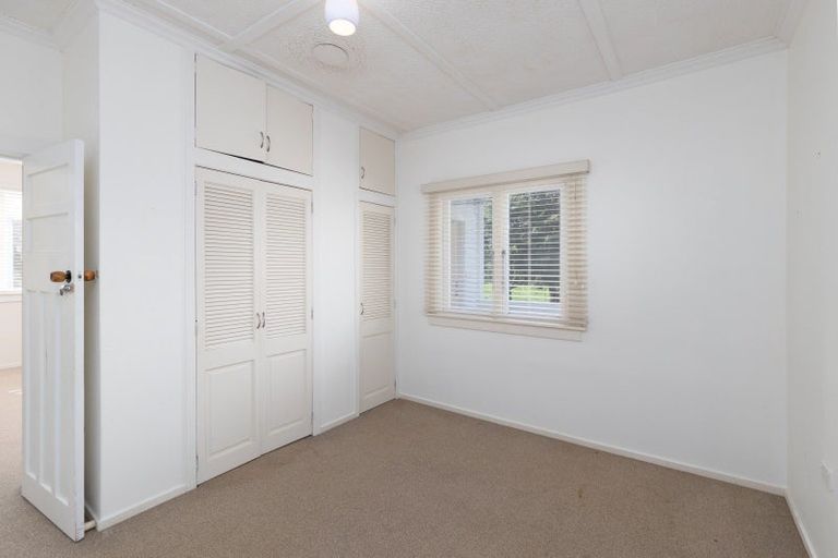 Photo of property in 14 Downe Street, New Plymouth, 4310