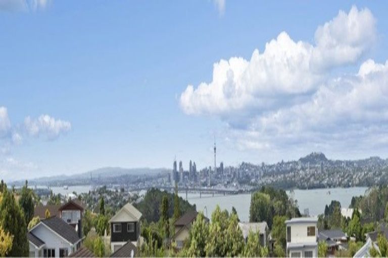 Photo of property in 21 Chelsea View Drive, Chatswood, Auckland, 0626