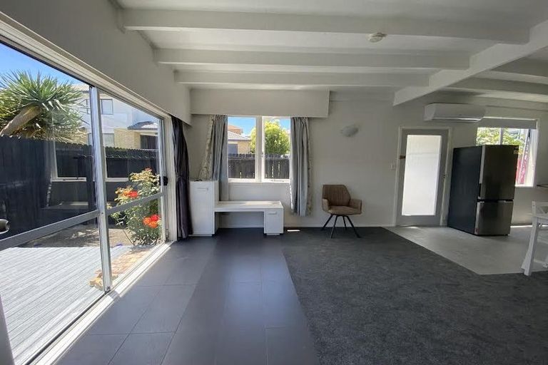 Photo of property in 9 Bond Crescent, Forrest Hill, Auckland, 0620