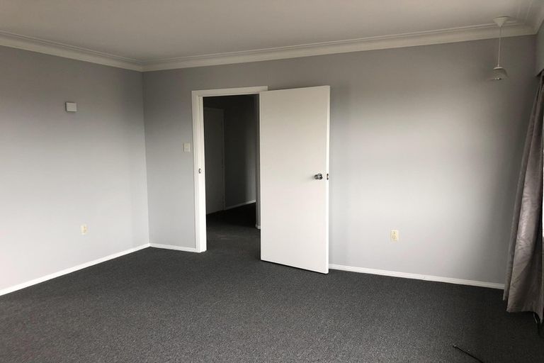 Photo of property in 16 Chequers Avenue, Glenfield, Auckland, 0629