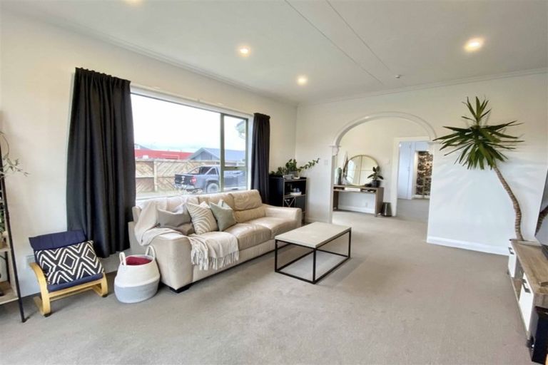 Photo of property in 17 Moa Street, Waikiwi, Invercargill, 9810