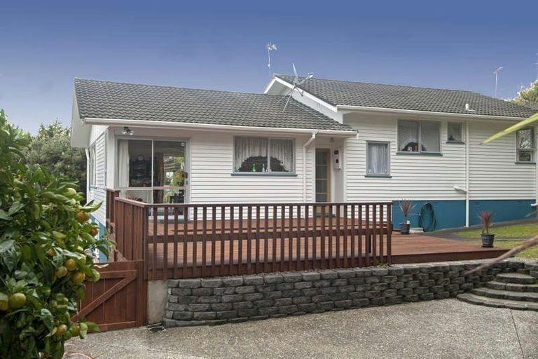 Photo of property in 8 Butterworth Drive, Glendene, Auckland, 0602