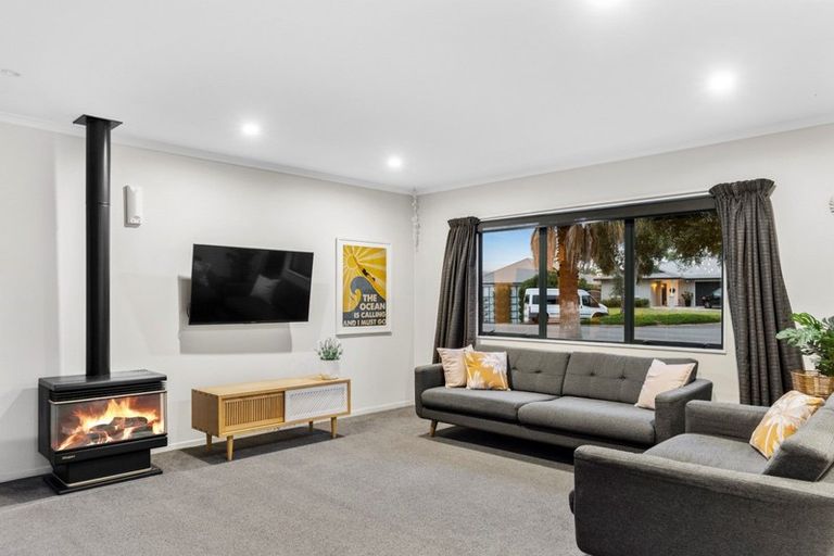 Photo of property in 52 Athena Grove, Papamoa Beach, Papamoa, 3118