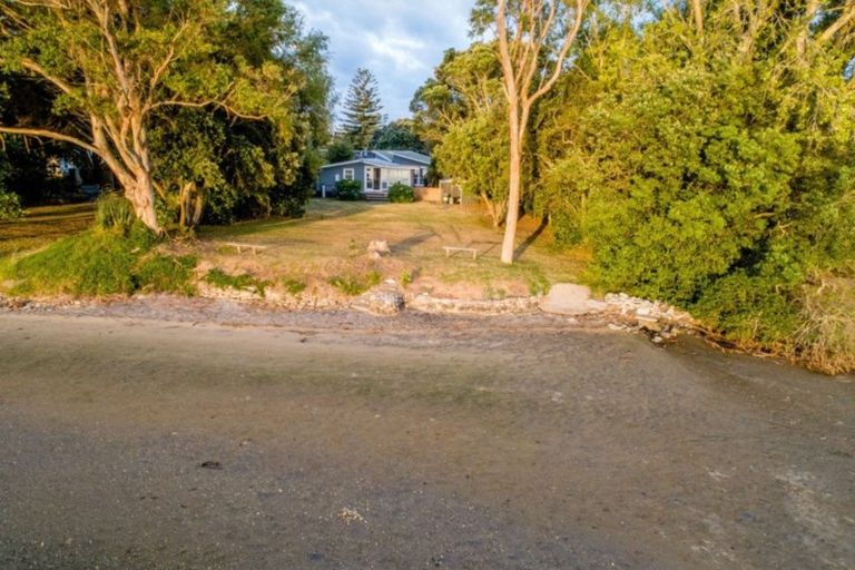 Photo of property in 604 Pukehina Parade, Pukehina, Te Puke, 3189