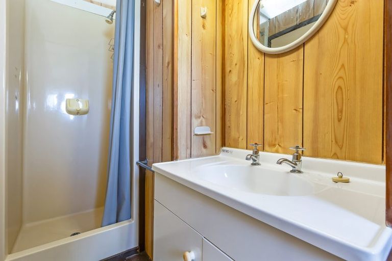 Photo of property in 20 Leslie Road, Cable Bay, 0420