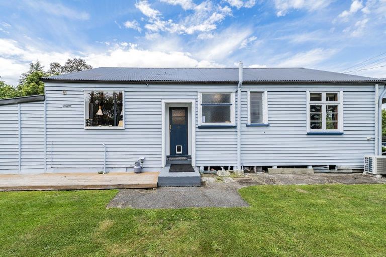 Photo of property in 13 Cliff Street, Coalgate, 7673