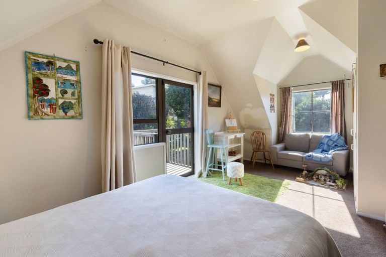 Photo of property in 18 Resolution Road, Welcome Bay, Tauranga, 3112