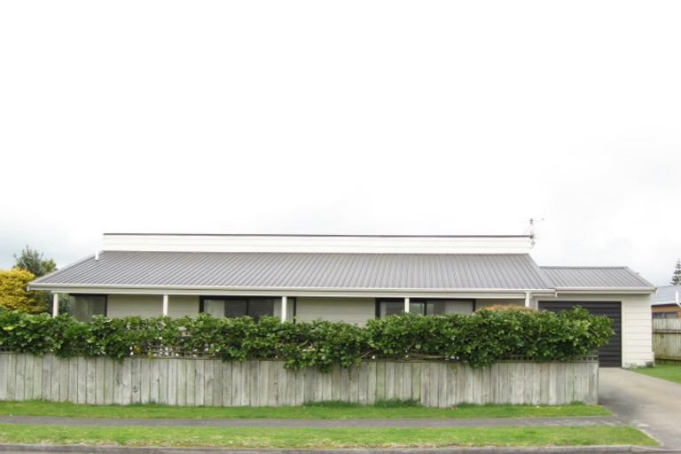 Photo of property in 11 Meade Place, Bell Block, New Plymouth, 4312