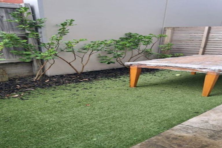 Photo of property in 20 Mina Way, Browns Bay, Auckland, 0630