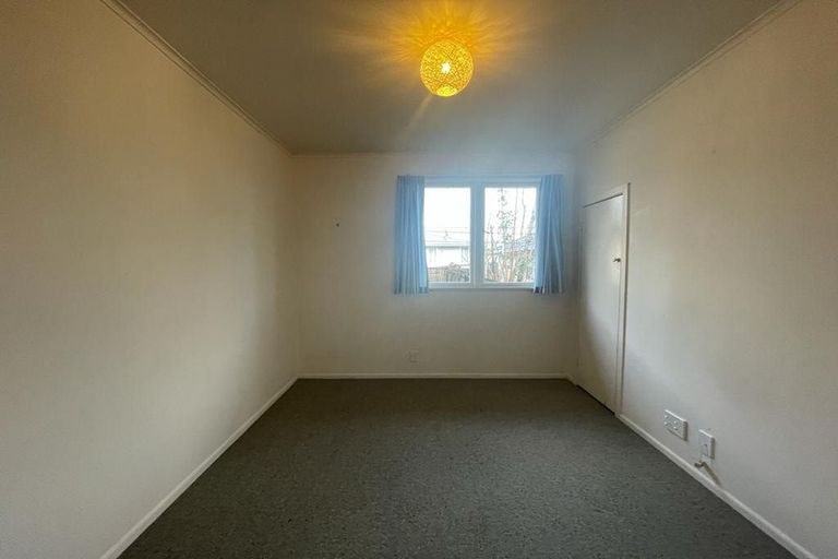 Photo of property in 13 Larnoch Road, Henderson, Auckland, 0610