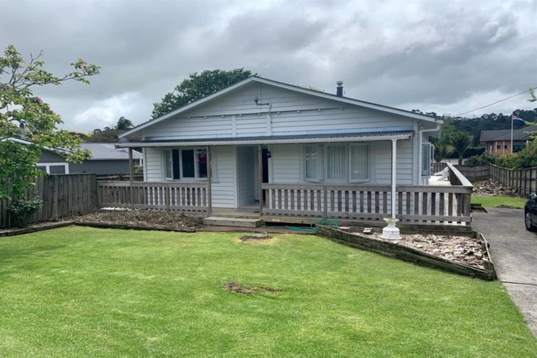 Photo of property in 665 Swanson Road, Swanson, Auckland, 0612